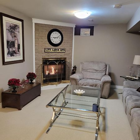 Cozy Suite With Hot Tub & Highspeed Internet Grimsby Extérieur photo