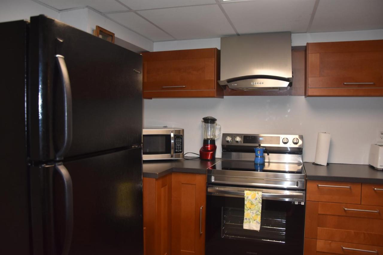 Cozy Suite With Hot Tub & Highspeed Internet Grimsby Extérieur photo